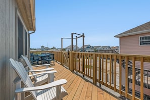 KDS3603: Ruff Waves Retreat | Top Level Sun Deck