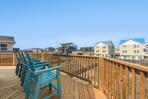KDS3603: Ruff Waves Retreat | Top Level Sun Deck