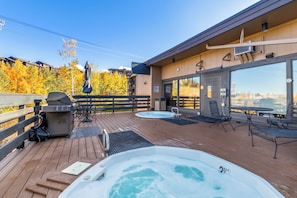 Ski Inn Hot Tubs and Community BBQ