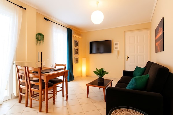 Spacious living room