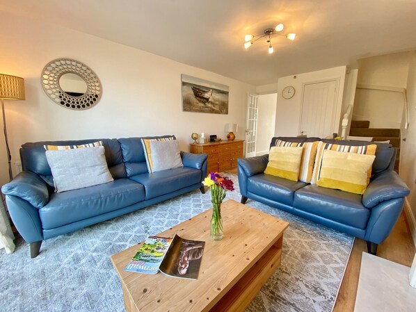Sofas in living room of Heidaway Holiday Cottage, Padstow, North Cornwall