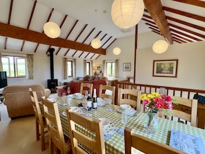 Dining table Wharf Cottage Holiday Cottage, Padstow, North Cornwall
