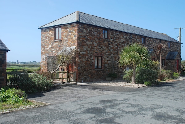Outside front of Field View Holiday Cottage, Padstow, North Cornwall
