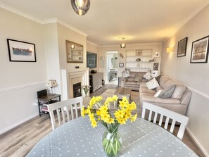 Dining table in Curlews, 36 Egerton Road Holiday Cottage, Padstow, North Cornwall
