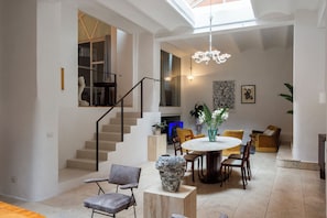 Living room (loft)