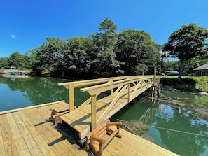 Gordon's Getaway dock and float