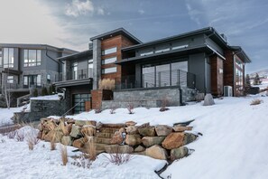 Outdoors, Shelter, Neighborhood, Nature, Wall