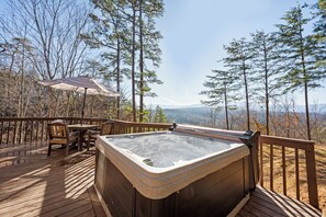 Enjoy your favorite beverage from the private hottub
