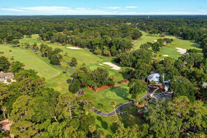 5 minute walk to Palmetto Dunes George Fazio golf course!