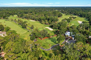 5 minute walk to Palmetto Dunes George Fazio golf course!