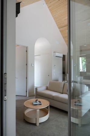 Interior view from the screen porch