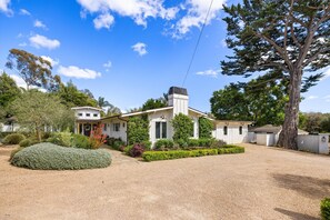 Front and upper driveway