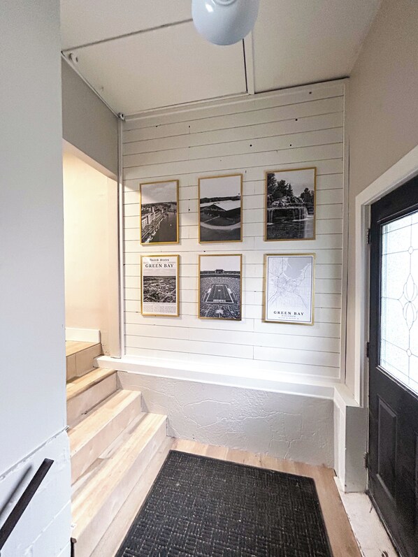 Entryway with photos of Green Bay Area landmarks