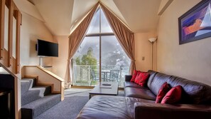 Living, balcony