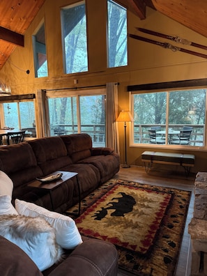 Open floor plan with lots of windows and natural light.