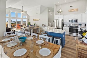 Eat together in the Dining Area or at the convenient Counter Bar.