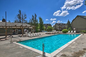 Moose Hollow Cascade Townhomes | Community Pool