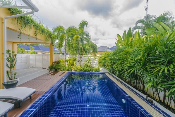 Wonderland Villa, 4 Bedrooms, With Private Pool (5574)