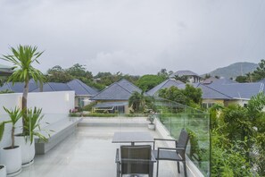Wonderland Villa, 4 Bedrooms, With Private Pool (5726)