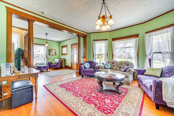 Atlantic Vacation Rental | 5BR | 1.5BA | 2,100 Sq Ft | 3 Steps to Enter