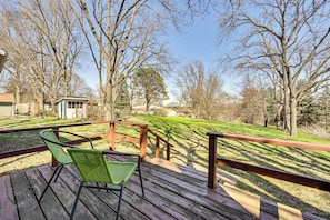 Back Deck | Large Yard | Outdoor Seating