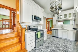 Kitchen | Cooking Basics | 1st Floor