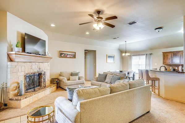 Lubbock Vacation Rental | 3BR | 2BA | 1,714 Sq Ft | 1 Step to Enter