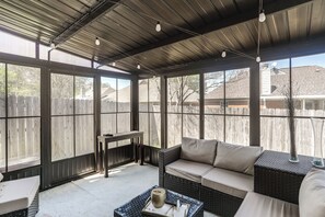 Screened Patio | Smart TV