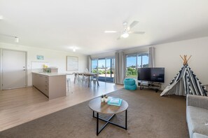 Kitchen/Dining Area/Living Area