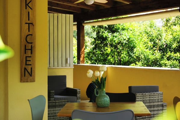 Outdoor dining