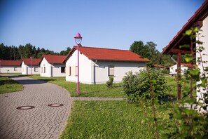 Stugans exteriör [sommar]