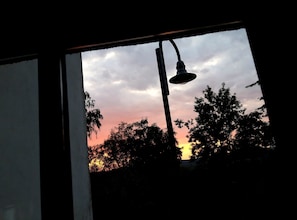Sonnenuntergangsfeeling im Esszimmer.