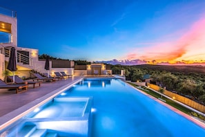 Private Heated Pool with Panoramic Sea View