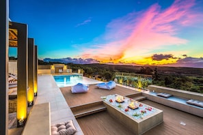 Private Heated Pool with Panoramic Sea View
