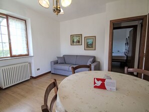 Schwimmbad, Verbundwerkstoff, Wohnung, Eigentumswohnung, Villa, Landscaping, Resort, Hotel, Balkon, Eco Hotel