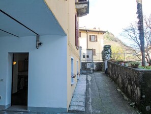 Schwimmbad, Verbundwerkstoff, Wohnung, Eigentumswohnung, Villa, Landscaping, Resort, Hotel, Balkon, Eco Hotel
