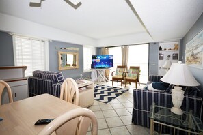 Bluewater East 706N  LIVING-AREA