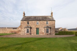 New Ladykirk Farmhouse - the handsome  exterior of the farmhouse