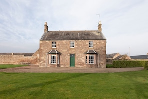 New Ladykirk Farmhouse - the handsome exterior of the farmhouse