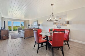 109 Shorewood | Great Room - 109 Shorewood | Great Room