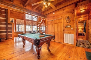 Mountain Memories 2's cozy living area pool table