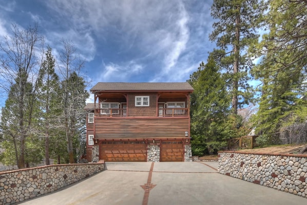 Welcome to Matterhorn Peak Lodge!