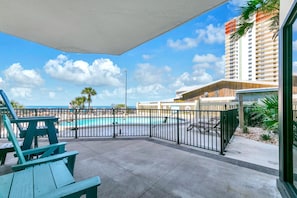 Sunbird 111W patio