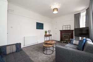 Living Room / Lounge