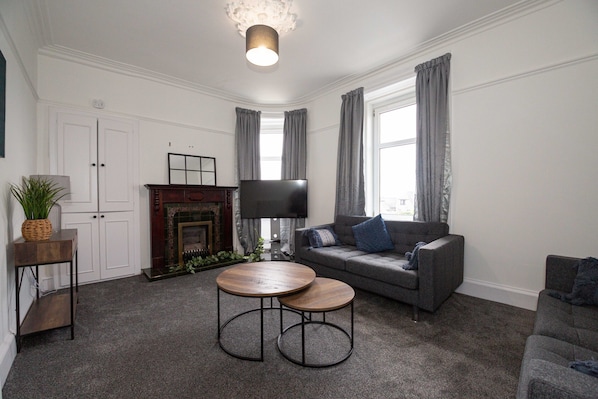 Living Room / Lounge