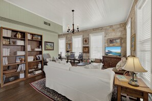 Fountain_Suite_LRG-6