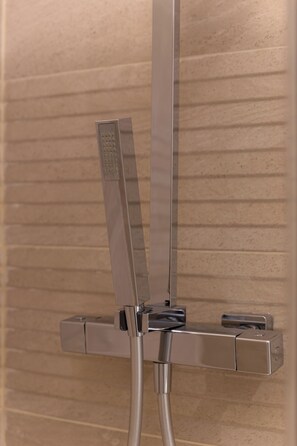 Hand-held showerhead