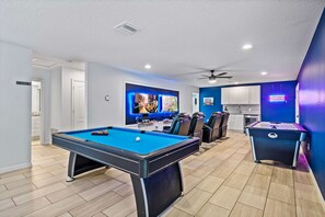 Spielezimmer
