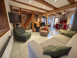 The living room and its stove