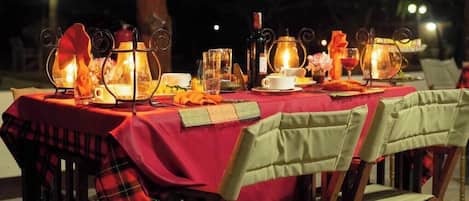 Outdoor dining